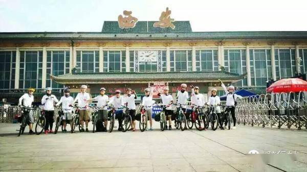 9男4女<strong></p>
<p>Kmex</strong>，骑行1900km！