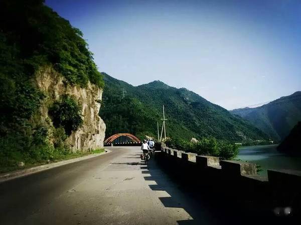 9男4女<strong></p>
<p>Kmex</strong>，骑行1900km！