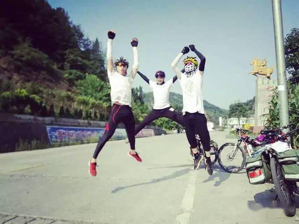 9男4女<strong></p>
<p>Kmex</strong>，骑行1900km！
