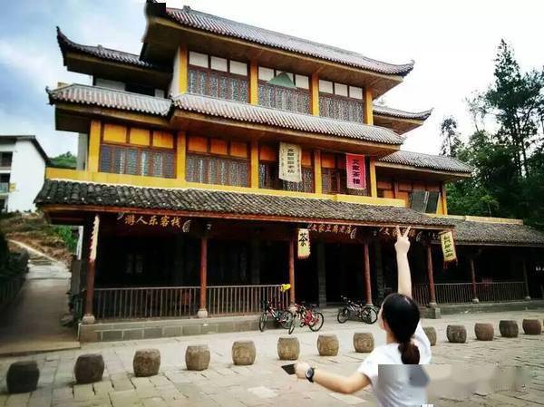 9男4女<strong></p>
<p>Kmex</strong>，骑行1900km！