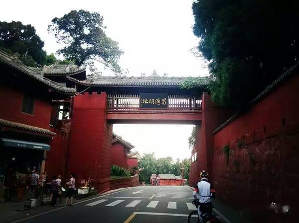 9男4女<strong></p>
<p>Kmex</strong>，骑行1900km！