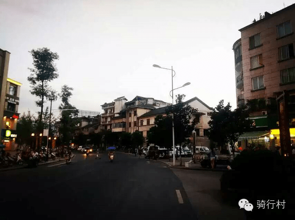 9男4女<strong></p>
<p>Kmex</strong>，骑行1900km！