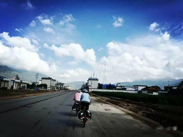 9男4女<strong></p>
<p>Kmex</strong>，骑行1900km！