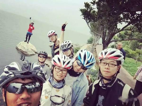 9男4女<strong></p>
<p>Kmex</strong>，骑行1900km！