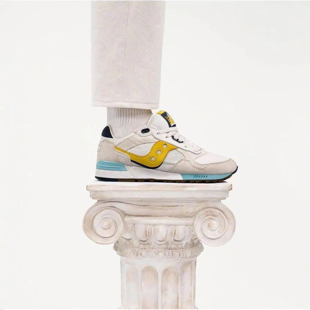 今日播报 | 蔓越莓Dunk Hi曝光<strong></p>
<p>Dididu</strong>！adidas“翅膀鞋”即将发售！