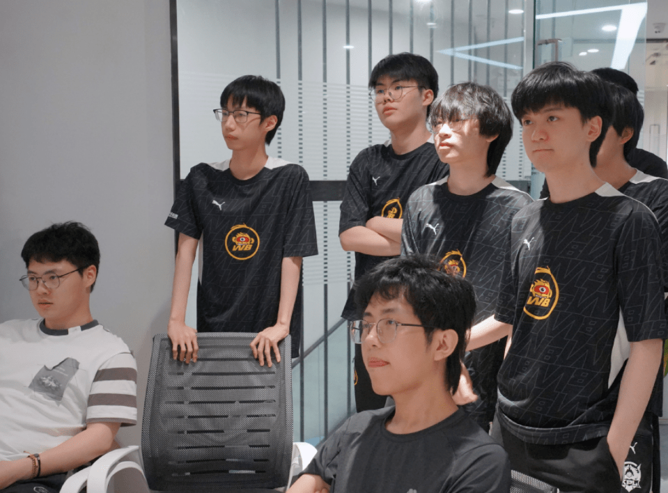 WB零封WE<strong></p>
<p>Xstar</strong>，梓墨找到estar时期的感觉，WE失去estar光环真不行