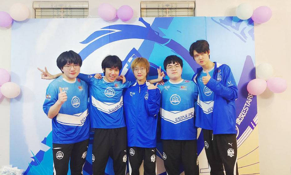 武汉eStar轻取狼队<strong></p>
<p>Xstar</strong>，刺痛、耀扬当场自闭，张大仙：eStar=64个XYG