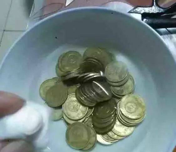 小心<strong></p>
<p>币格</strong>！你收藏的梅花套币可能是水洗币！