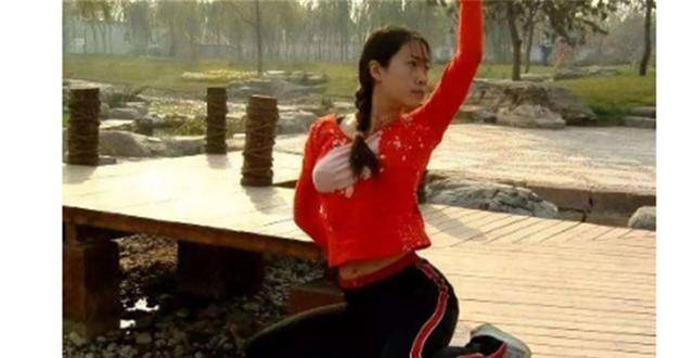 那个曾经前凸后翘大摆S造型<strong></p>
<p>S网</strong>，被全网嘲笑的芙蓉姐姐，如今怎样了