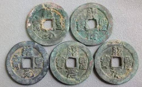 《梦华录》中的一贯钱相当于多少人民币<strong></p>
<p>币钱通</strong>？