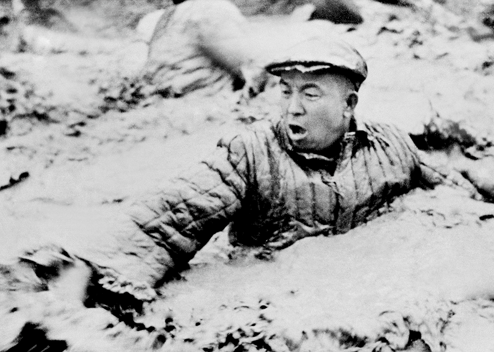突破25亿吨