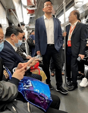 早财经丨“星舰”首次升空后爆炸<strong></p>
<p>工行原油</strong>，马斯克发声；深圳取消二手房参考价？银行回应；华为宣布实现ERP自主可控；宝马MINI就“冰淇淋事件”道歉
