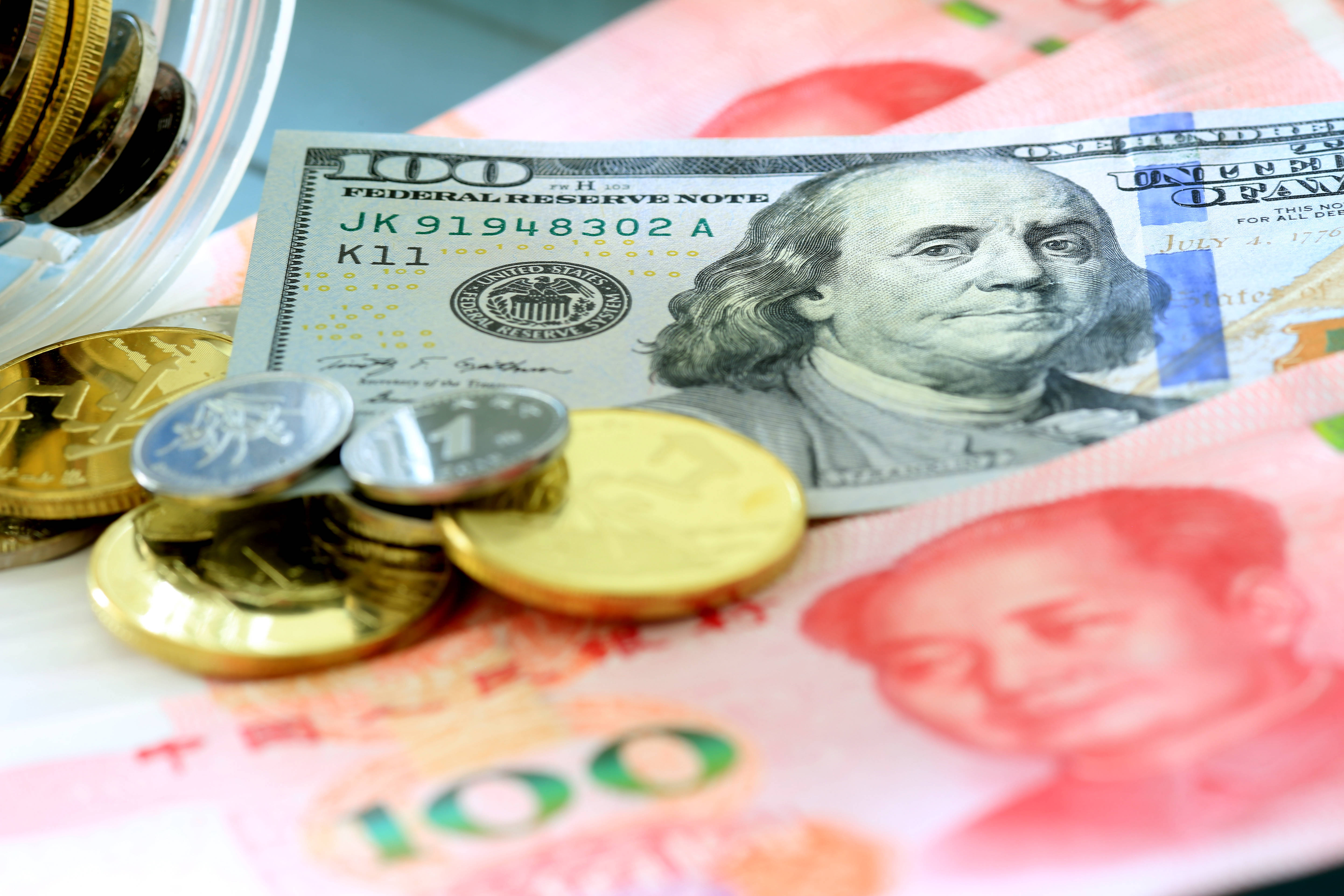 东西问｜张礼卿：全球金融安全网中<strong></p>
<p>币胜网</strong>，人民币扮演何种角色？