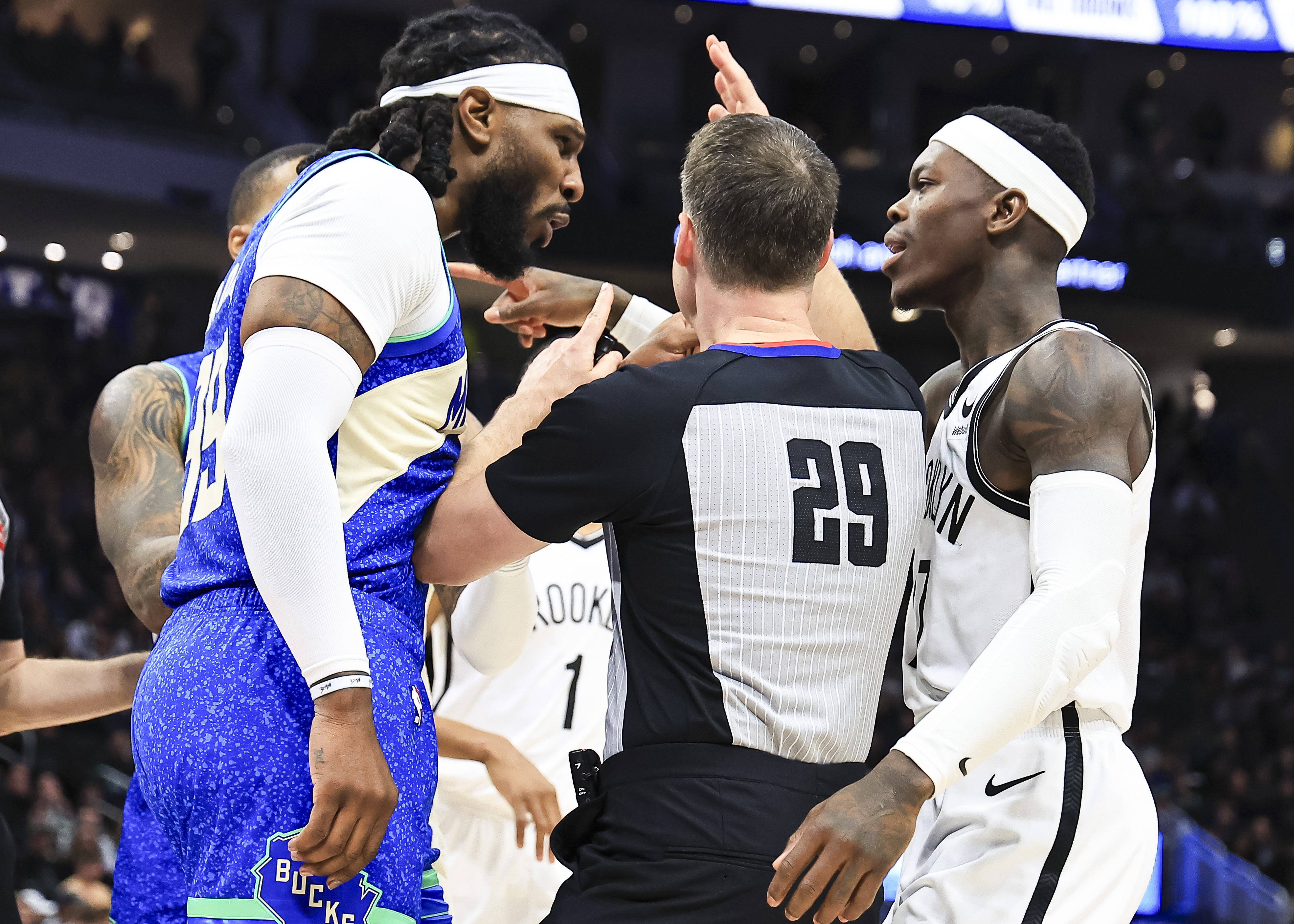 篮球——NBA常规赛：雄鹿胜篮网