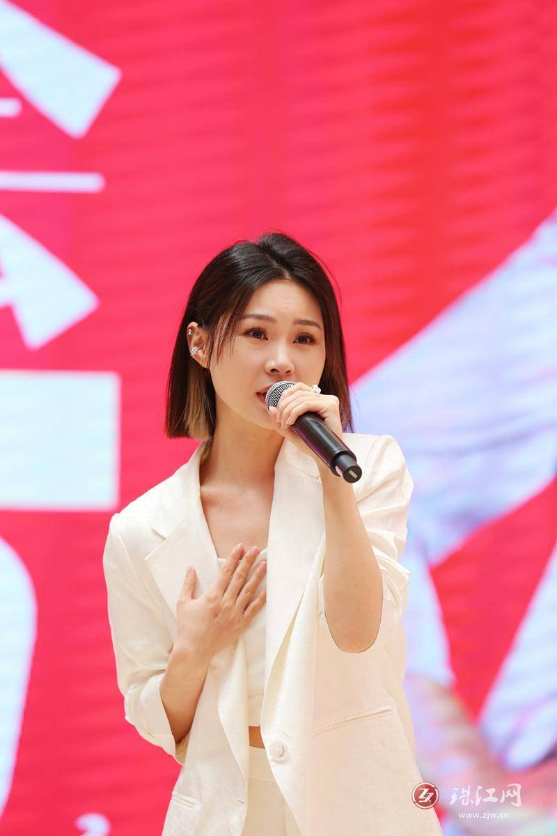 人气网红助阵 好莱客家居曲靖居然之家店重装开业