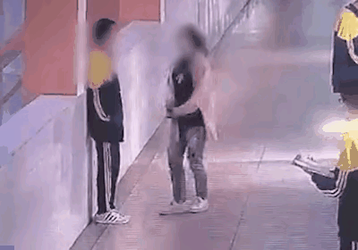 还记得武汉那位被母亲扇耳光<strong></p>
<p>炒币的app</strong>，跳楼坠亡的14岁男生吗？他的妈妈也离开人世了……