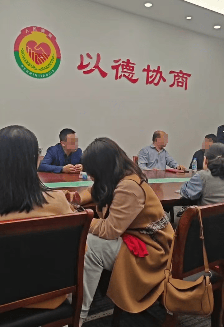苏州知名艺术培训机构宣布破产<strong></p>
<p>聚享币</strong>，老板下跪称“绝不跑路”，事发前安排活动消耗课时费