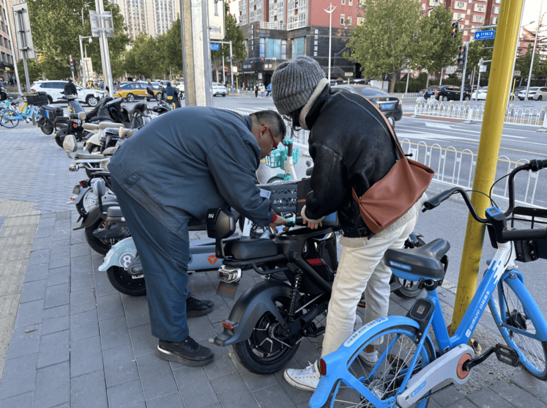 电动自行车“新规”即将实施<strong></p>
<p>巴币特</strong>，北京部分车管站“扎堆儿”上牌