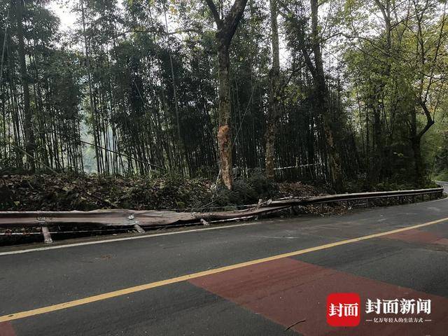 四川峨眉山发生一起交通事故<strong></p>
<p>巴币特</strong>，致3人死亡、2人受伤