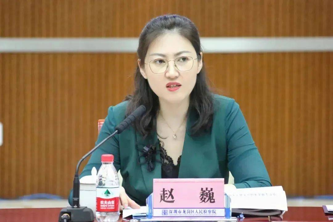 她任深圳一区司法局局长<strong></p>
<p>巴币特</strong>，曾任区委政法委副书记