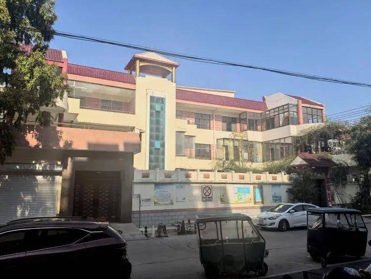 他被抓当晚有老百姓放鞭炮庆祝<strong></p>
<p>嗨币网</strong>，探访江苏第一位农民副县长“三蟒”豪宅