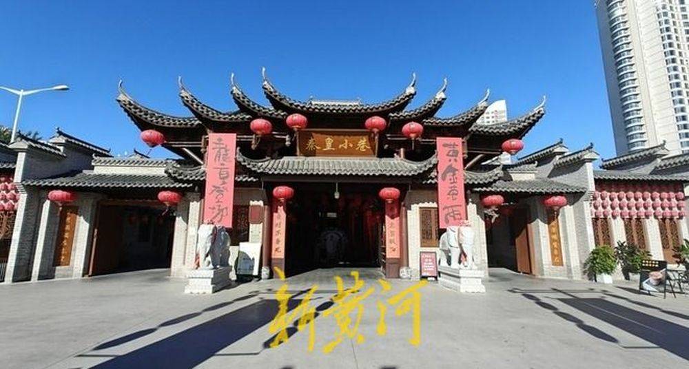 秦皇岛一网红夜市被指违规占用规划绿地却经营4年之久<strong></p>
<p>币圈大空翼</strong>，当地回应：无审批手续 | 刚调查
