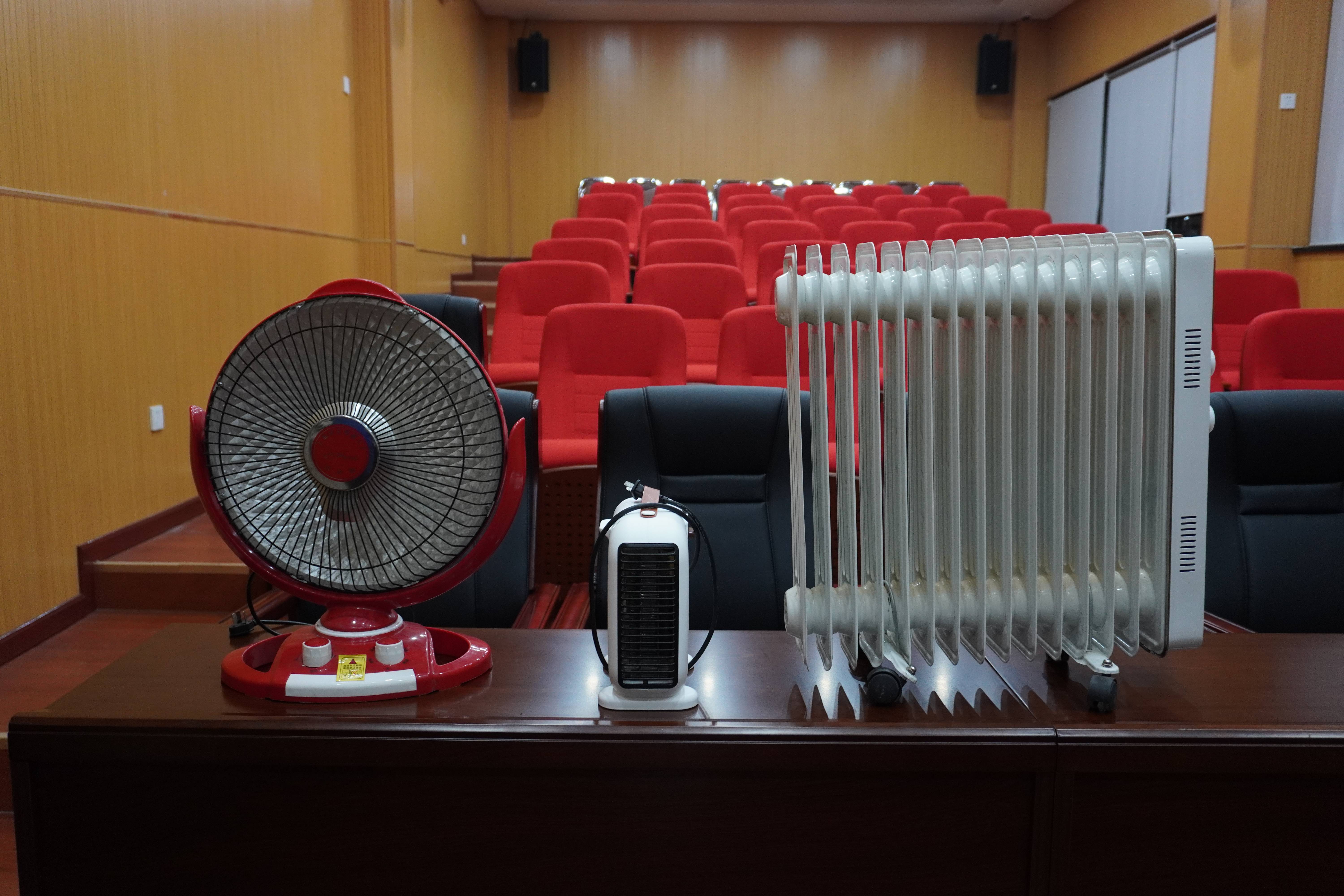 温度近600摄氏度、瞬间引燃纸张<strong></p>
<p>币圈大空翼</strong>，“取暖神器”暗藏危险