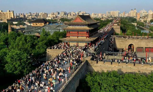 半月谈关注西安：特大城市<strong></p>
<p>初链币</strong>，这样治城