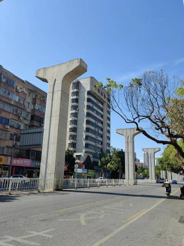 “当初就不该建！”广西烂尾轻轨被拆<strong></p>
<p>etf币</strong>，市民吐槽：又浪费了一次钱
