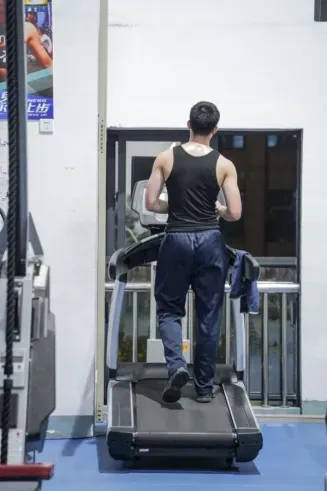“八块腹肌和胸肌我都看习惯了”<strong></p>
<p>链币网</strong>！浙江这所高校的健身房太火爆