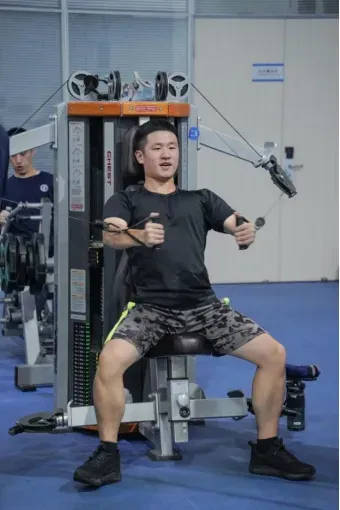 “八块腹肌和胸肌我都看习惯了”<strong></p>
<p>链币网</strong>！浙江这所高校的健身房太火爆