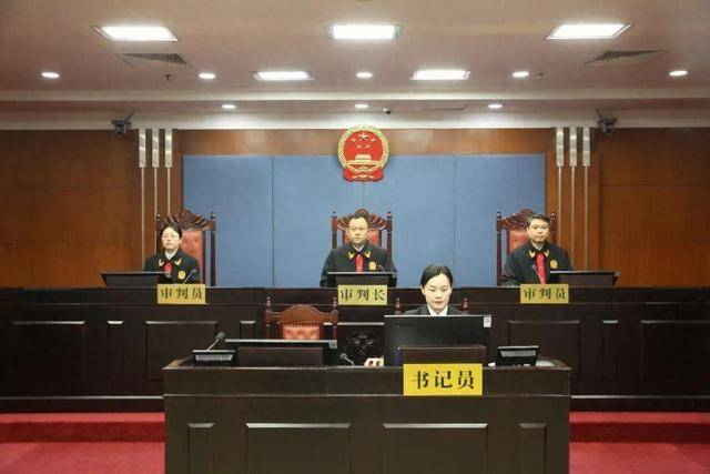 涉案超5200万<strong></p>
<p>币圈代投</strong>！山东潍坊市综合保税区原党工委副书记、管委会主任徐洪吉一审获刑16年