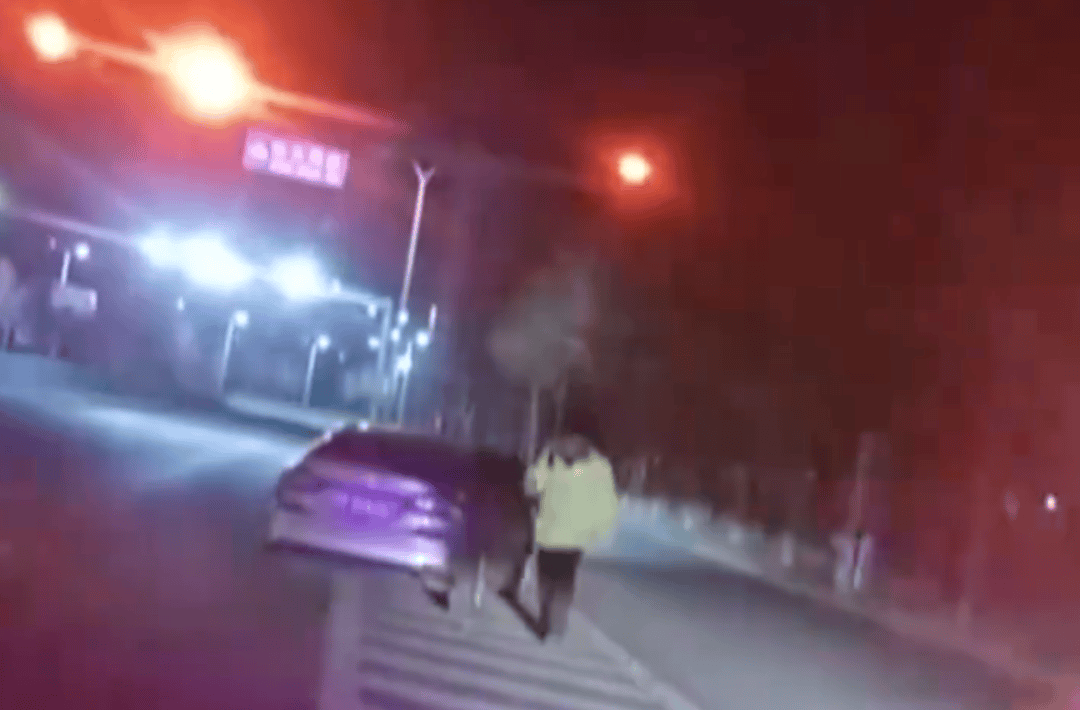 饭碗砸了！通州一职业司机嫌妻子开车慢<strong></p>
<p>币圈论坛社区</strong>，非要自己来！这下摊上事了……