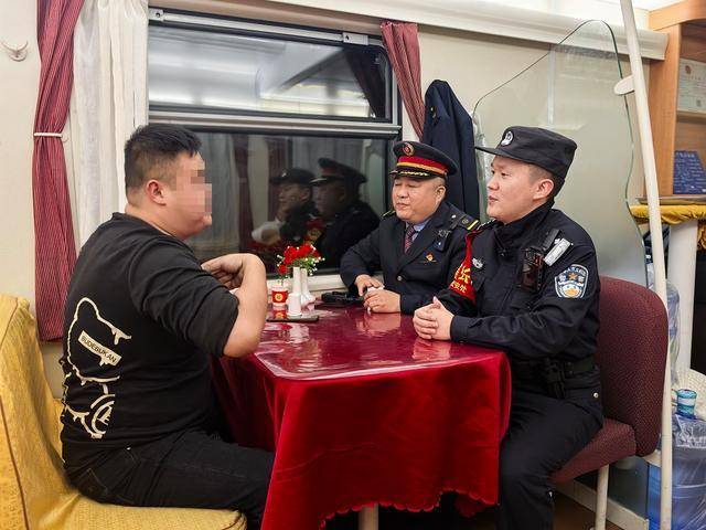 列车上一醉酒“纹身哥”突然对乘警说“我是逃犯”<strong></p>
<p>初入币圈</strong>，乘警一查：不，你不是！