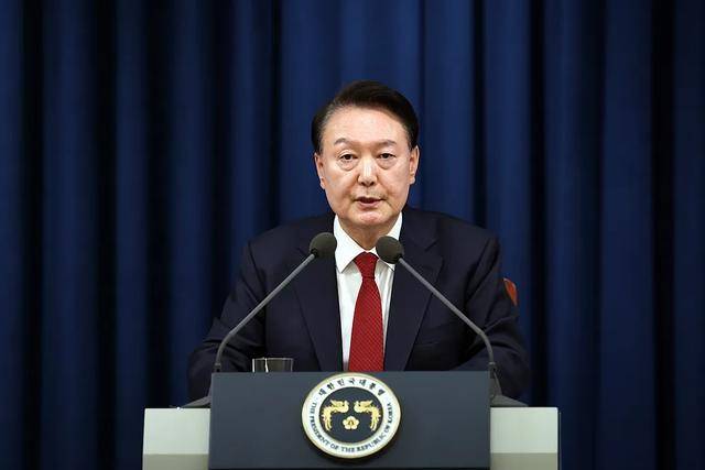 尹锡悦总统府<strong></p>
<p>炒币破产</strong>，被扣押搜查