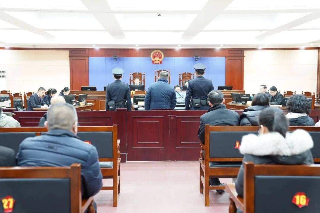20年受贿1.5亿余元<strong></p>
<p>扣币</strong>，原贵阳医学院附属医院党委副书记、院长王小林受贿案一审开庭