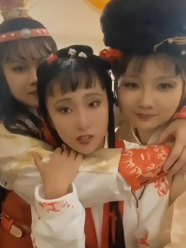 17岁少女神似林黛玉<strong></p>
<p>扣币</strong>，艺考惊艳评委，网友惊呼：陈晓旭重生！