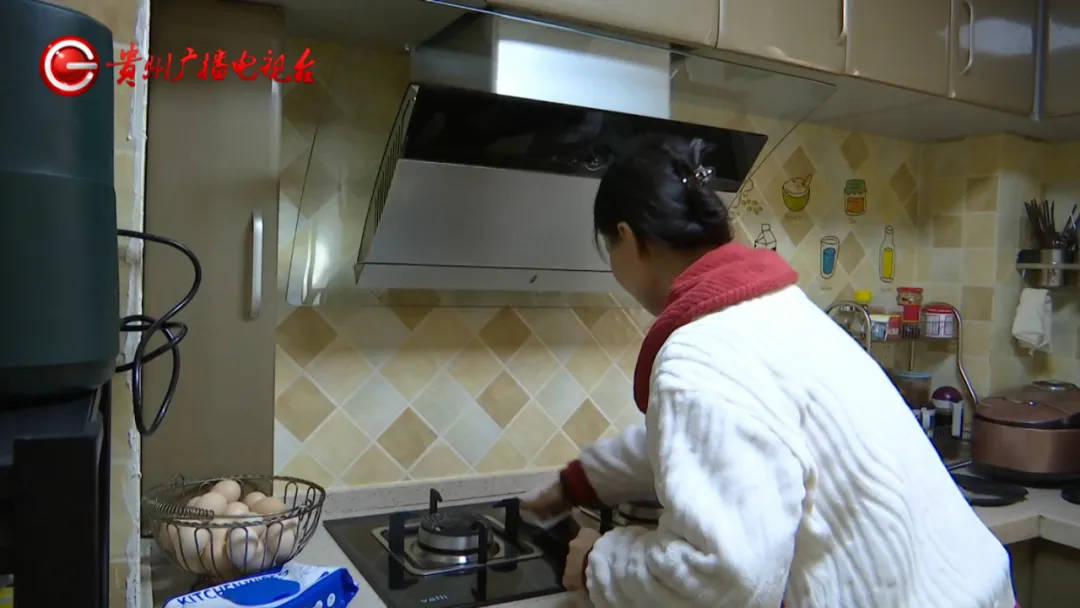 恶心坏了！贵阳一女子家中被扔进一颗“炸弹”<strong></p>
<p>各种币圈</strong>，残羹剩饭炸开花