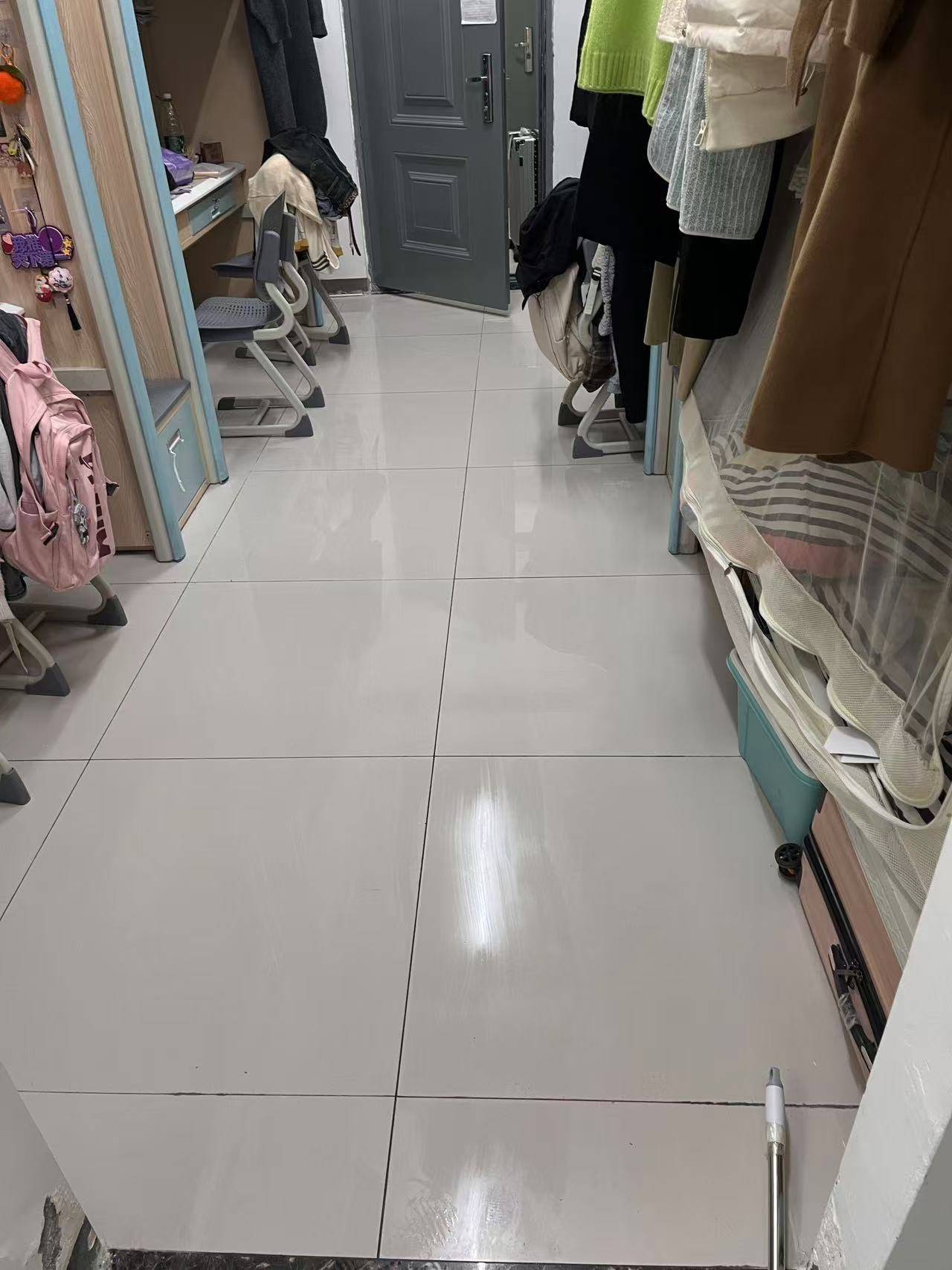 女大学生做宿舍保洁<strong></p>
<p>鲸鱼币</strong>，半月接8单，全屋打扫49元，局部15元，回应：想增加生活体验
