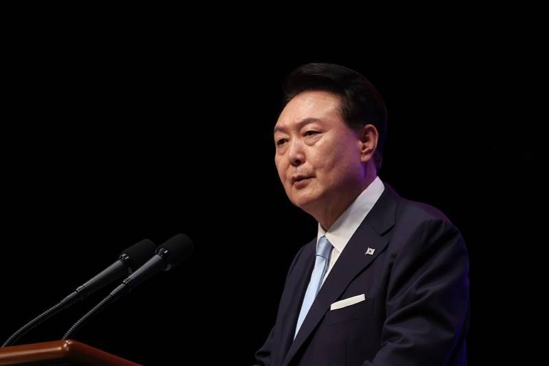 韩国法院对尹锡悦发布逮捕令<strong></p>
<p>wfee币</strong>！专家称仍可能通过安全部门反抗