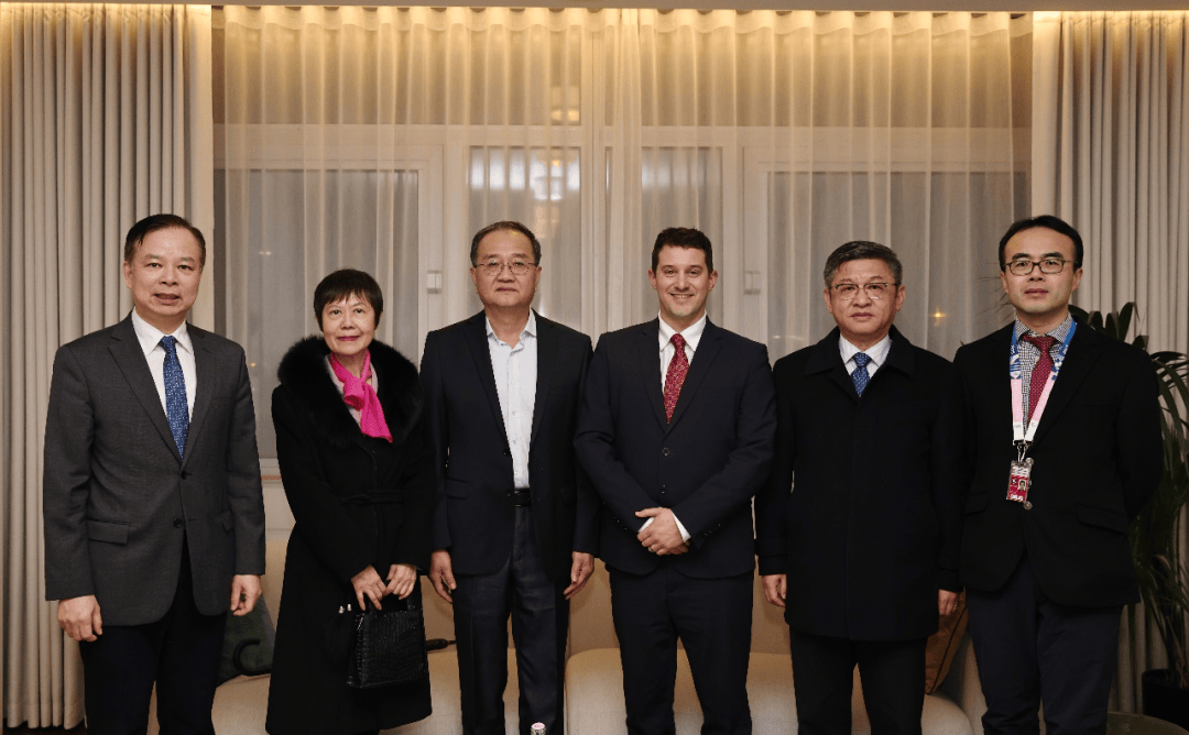 外交部副部长邓励<strong></p>
<p>币金网</strong>，履新职