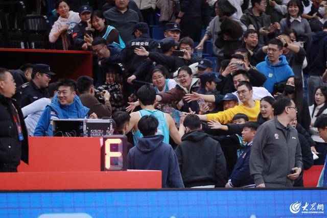 热血沸腾！青岛男篮最后三分钟14-0绝地翻盘<strong></p>
<p>币圈新秀</strong>，队史首次单赛季双杀辽宁