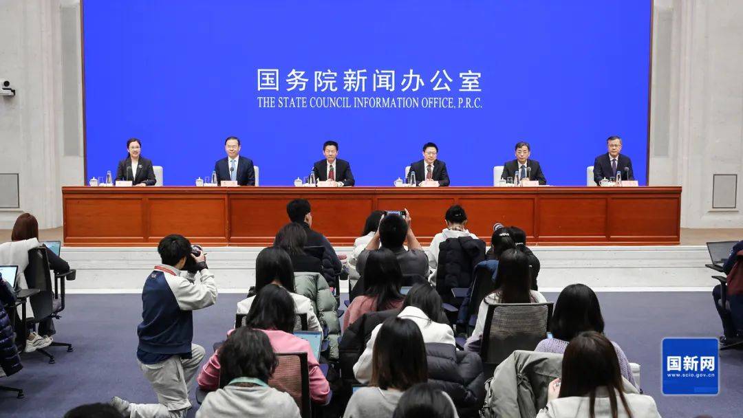 央行：机构可随时获得足够资金增加投资<strong></p>
<p>在币圈混</strong>！