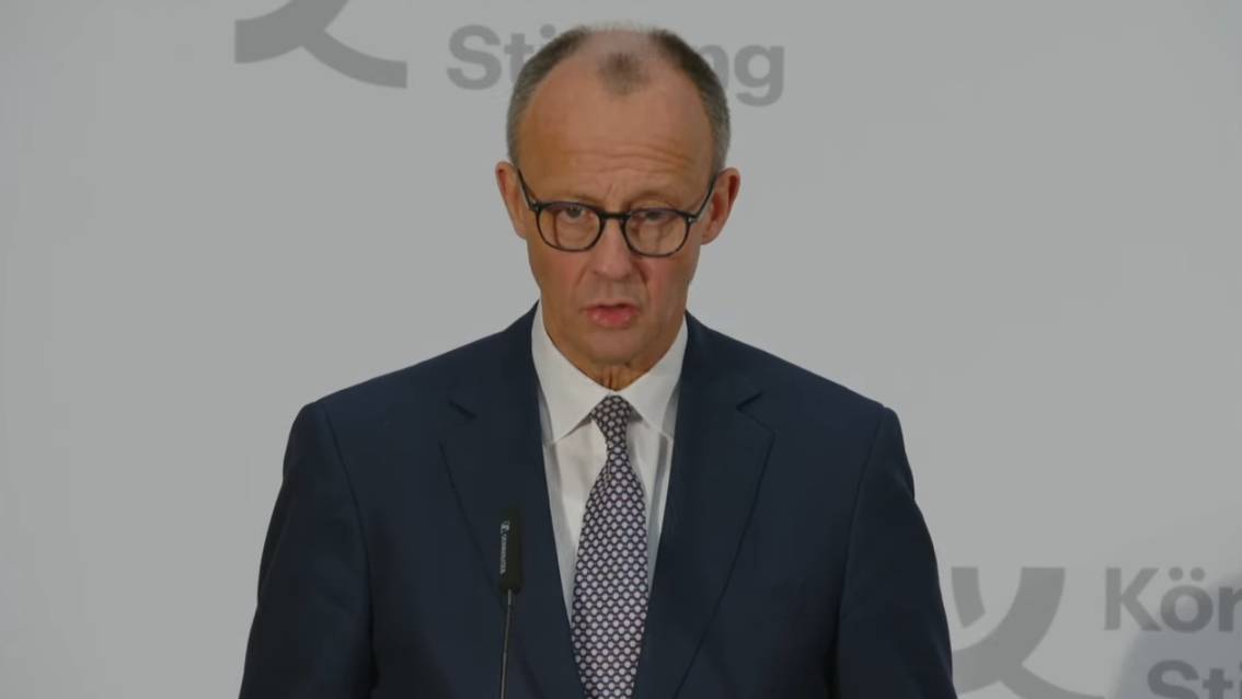 大转弯？“德国特朗普”放话：投资中国<strong></p>
<p>支点币圈</strong>，吃亏了别找我