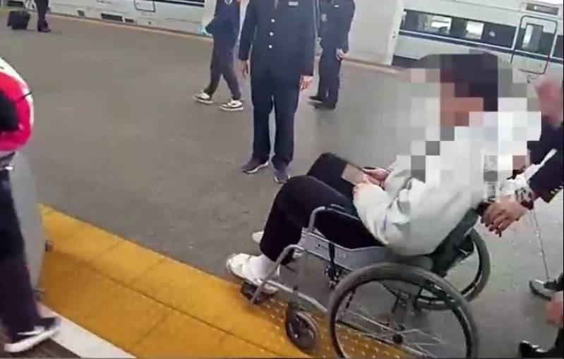 “救命<strong></p>
<p>炒游戏币</strong>，我不想死”！厦门北站，D131次列车突发！