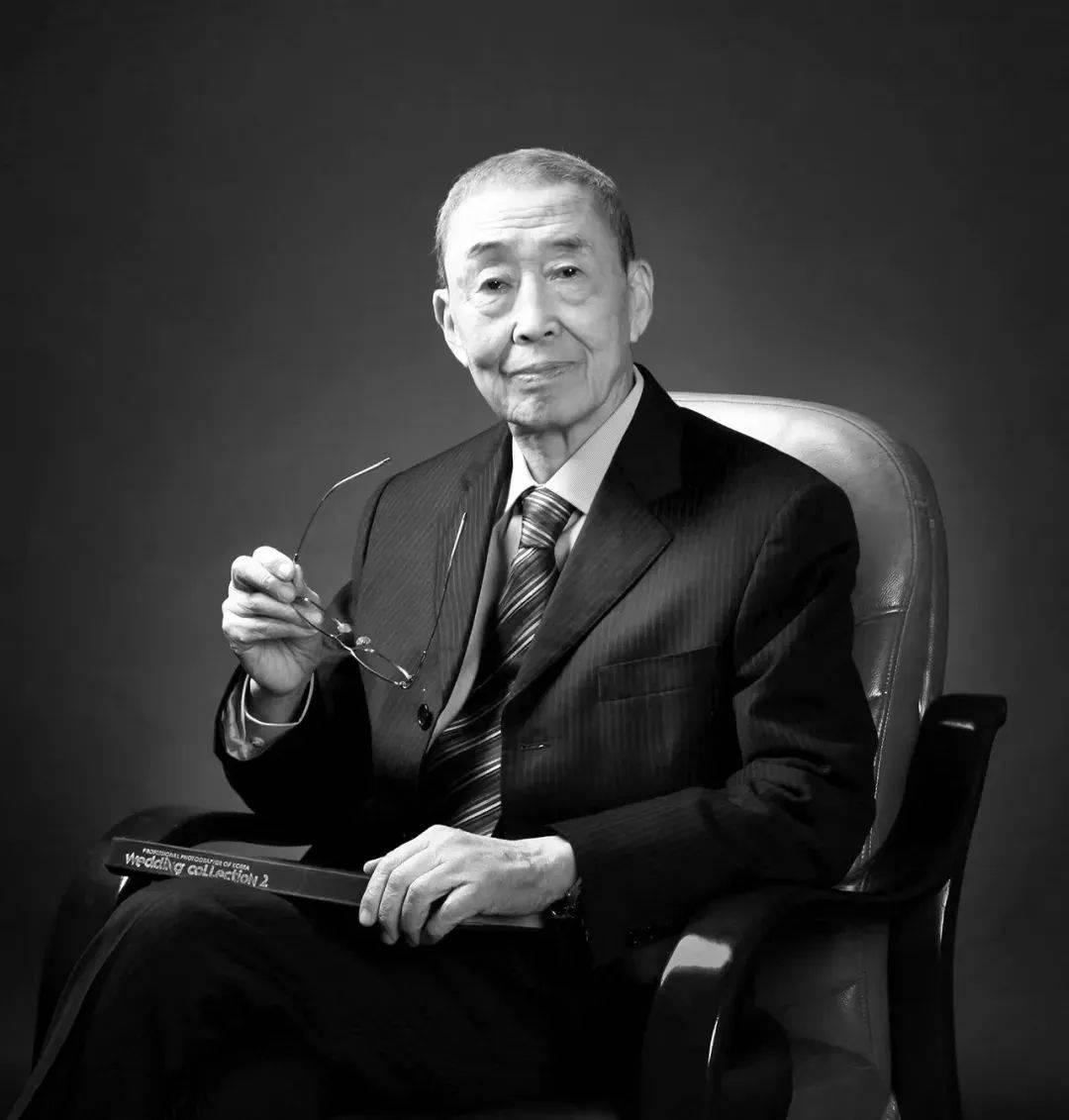 突发讣告<strong></p>
<p>炒币必备书籍</strong>！他于19日8时22分去世
