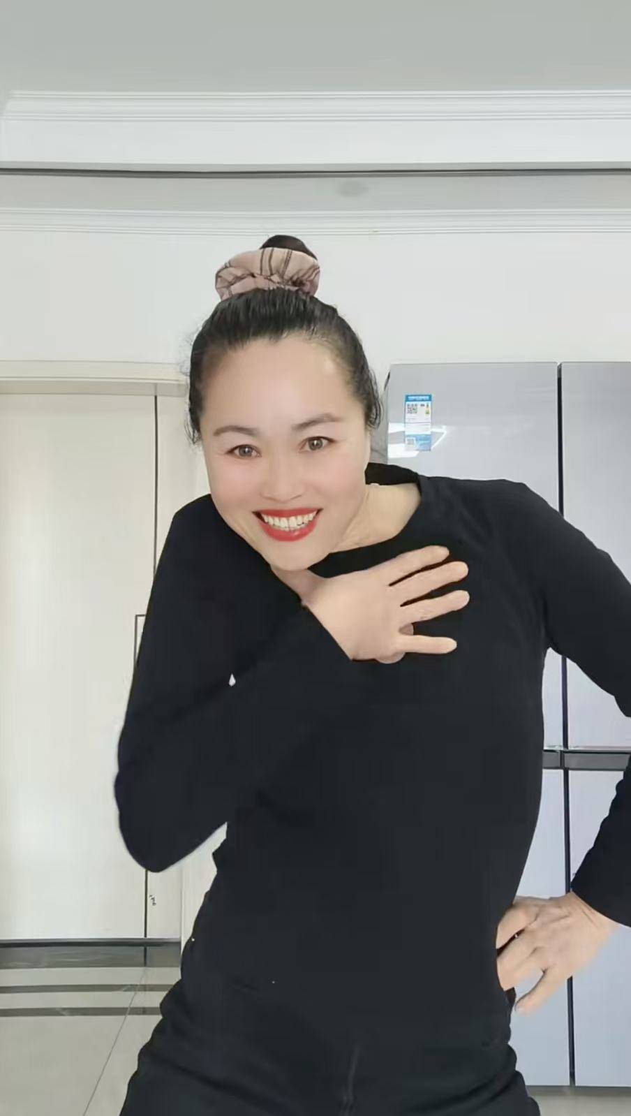 河南52岁阿姨跳“断头舞”走红：一开始是好奇<strong></p>
<p>yenten币</strong>，要技巧才有感觉，真不是特效！