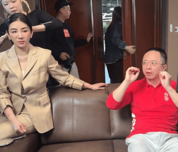 周鸿祎回应参演的短剧辣眼睛：黄奕诱惑<strong></p>
<p>上币保证金</strong>我的剧情是DeepSeek设计的