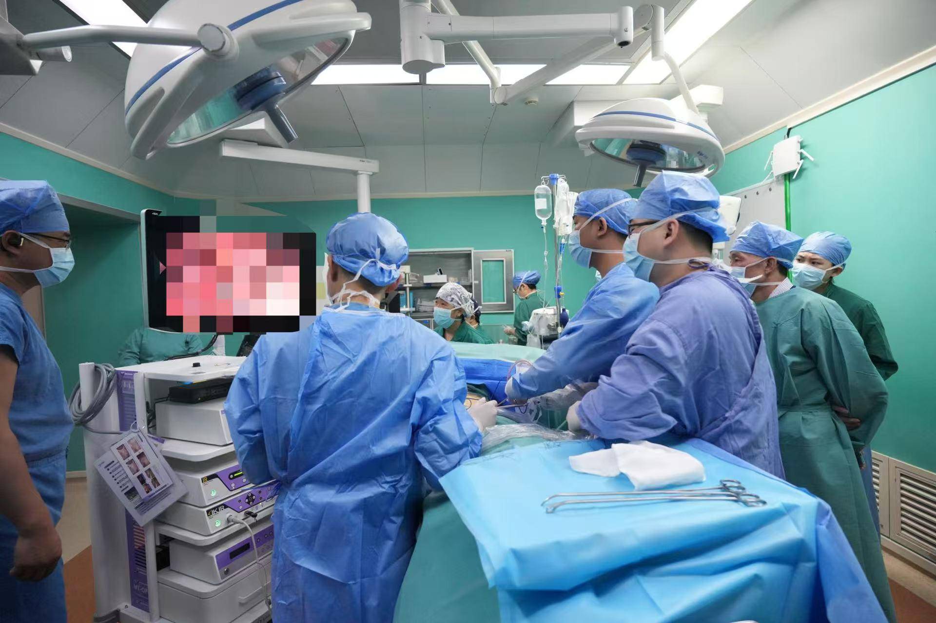 20米高空掉落螺丝刀直插男子胸腔<strong></p>
<p>上币保证金</strong>！医生：不要自行拔除