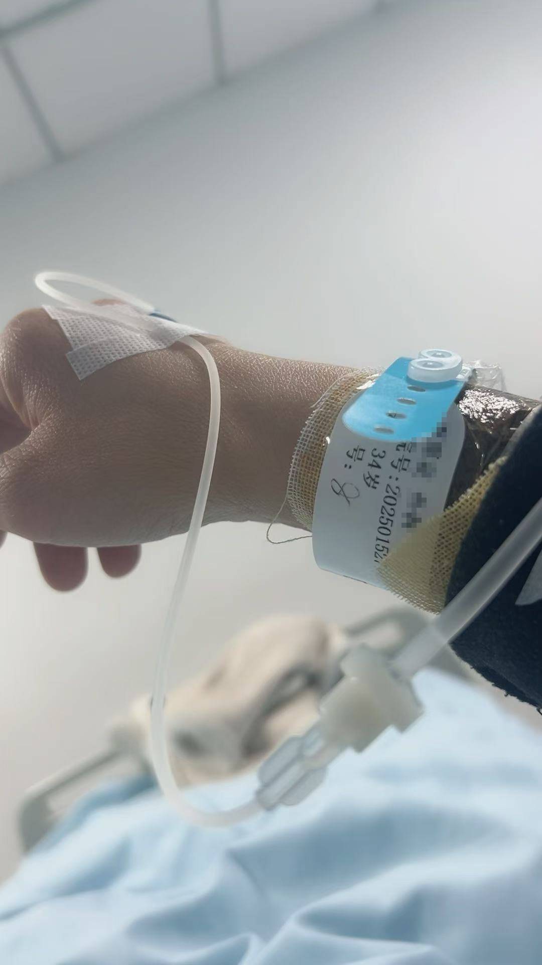 山东一单亲妈妈直播间阻止网友辱骂“唐宝”少年遭上门殴打<strong></p>
<p>重庆炒币群</strong>，警方：已受理案件，正调查